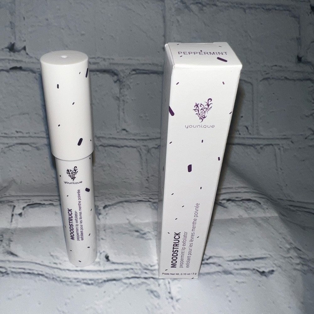 Younique Lip Exfoliator-peppermint